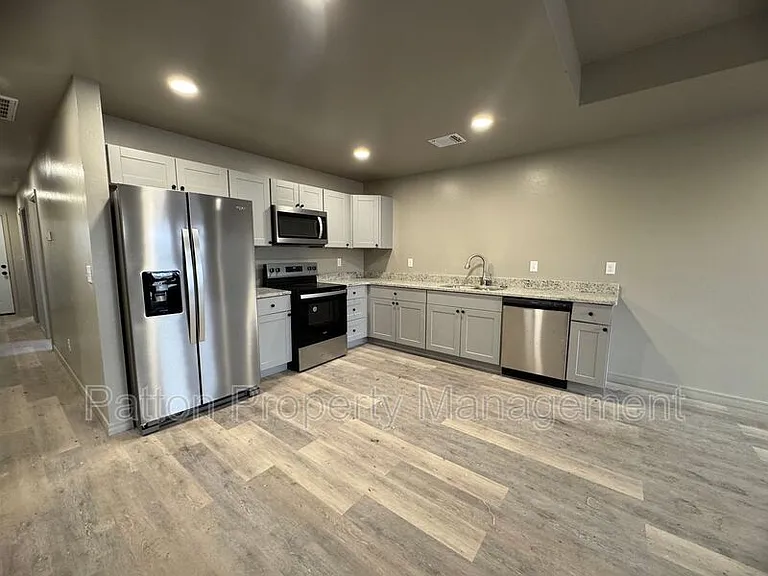 1122 Caprock St #A — Photo 3