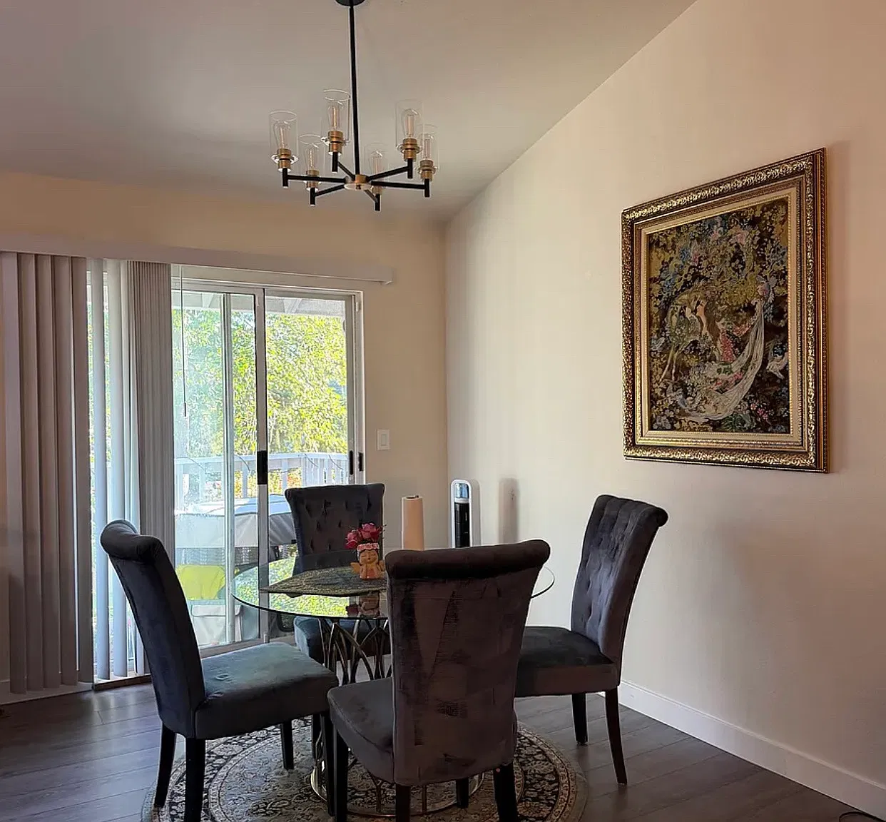 4 bed, 2060 sqft, $3,744 — Photo 3