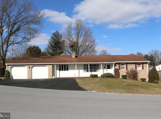 18232 Candlewood Ln, Hagerstown, MD