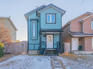 38 NW Martindale Dr NE, Calgary, AB T3J 2V4
