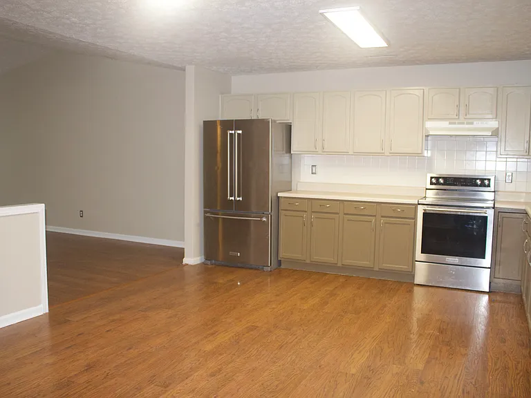 336 Creekview Ln — Photo 16