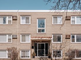 Town Apartments, 2