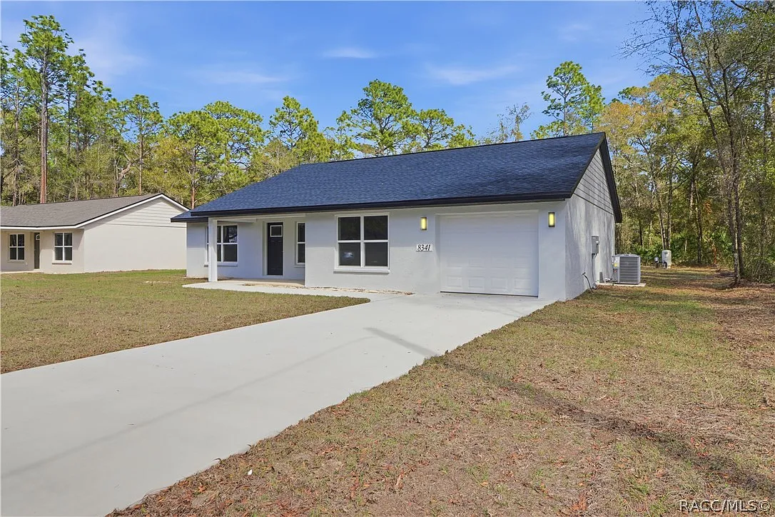 3 bed, 2.0 bath, 1372 sqft, $1,800 — Photo 1