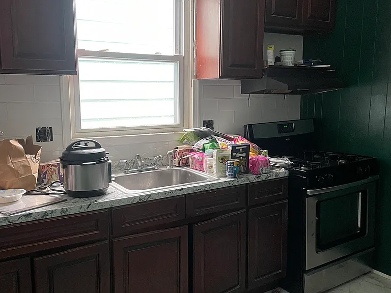 174 Boyd Ave #1 — Photo 2