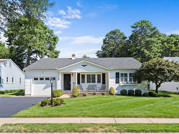 16 Manassas Drive, Toms River, NJ 08757