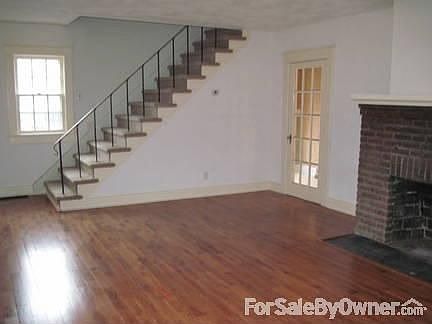 4th image of 220 Meadow Ln
