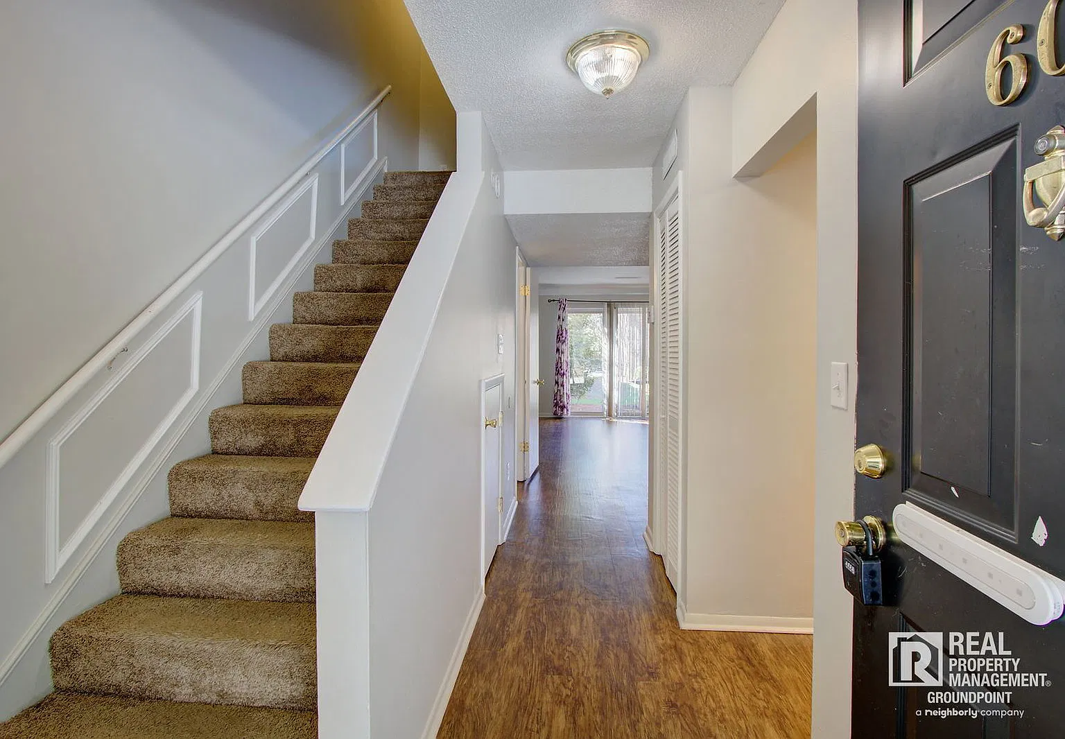 2 bed, 1.5 bath, 1052 sqft, $1,700 — Photo 2