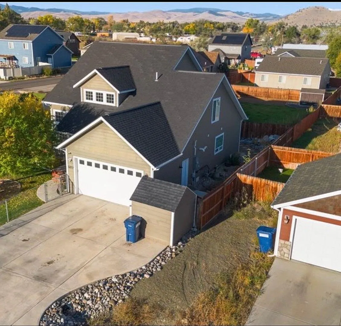 Valley Home — Photo 1