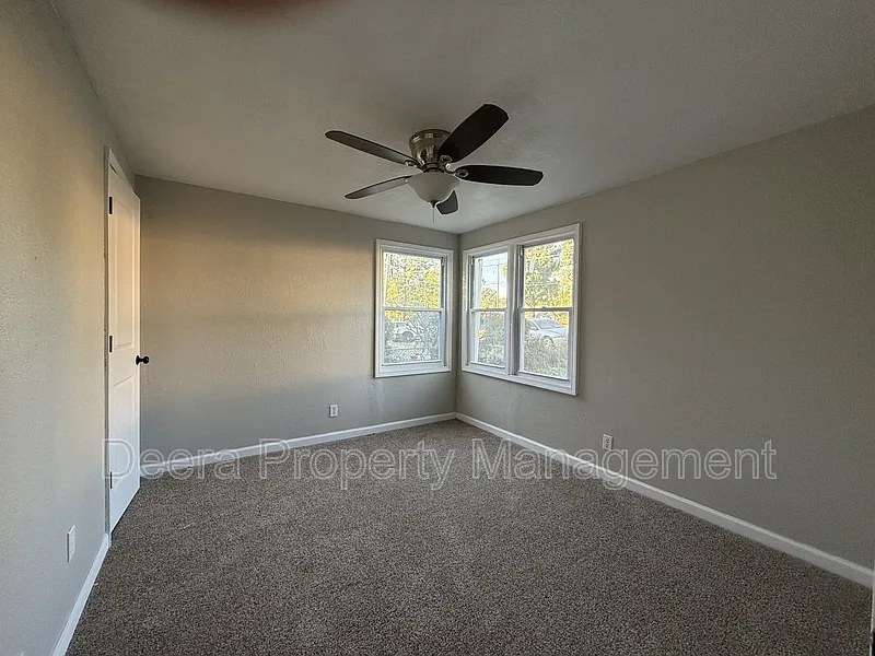 5 bed, 2.0 bath, $2,000 — Photo 3