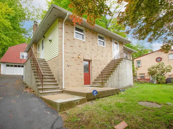 44 Monhegan Ave, Oakland, NJ 07436