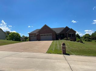 130 Ridgeview Oaks Dr, Washington, MO 63090