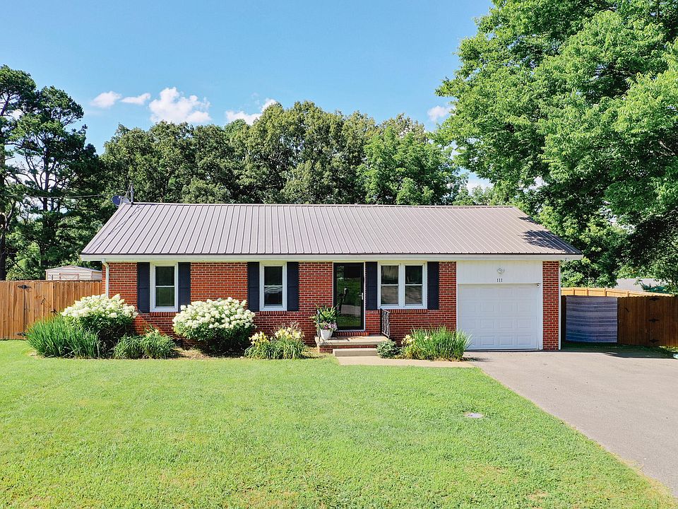 1st image of 111 Oak Dr