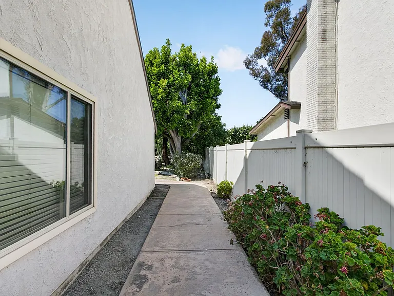 2372 Apple Tree Dr — Photo 25