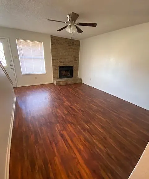 904 Cottonwood Trl #B — Photo 1