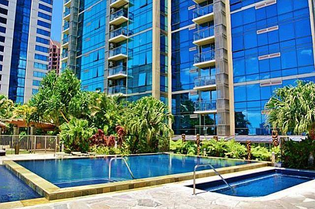 Resort-Style Infinity Pool and Hot Tub