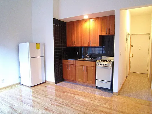 Rented by City Connections Realty | media 20