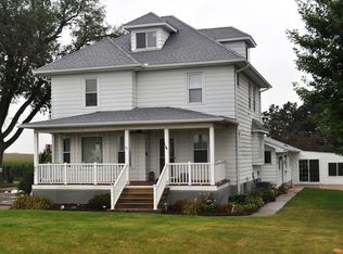 3137 N Elk Run Rd, Waterloo, IA 50703