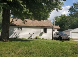 6702 33rd St, Moline, IL 61265