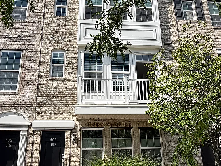 405 Monroe Ave — Photo 3