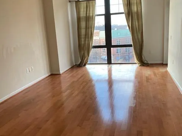 1021 N Garfield St APT 740, Arlington, VA 22201