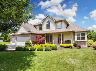 50 Roland Ct, Pataskala, OH 43062