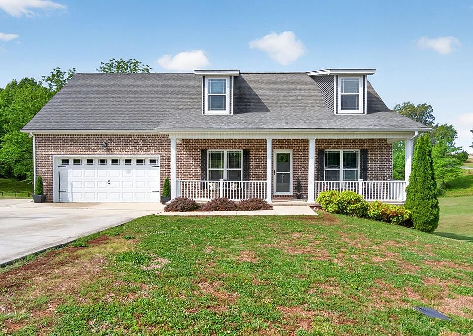 1st image of 633 Victoria Ln