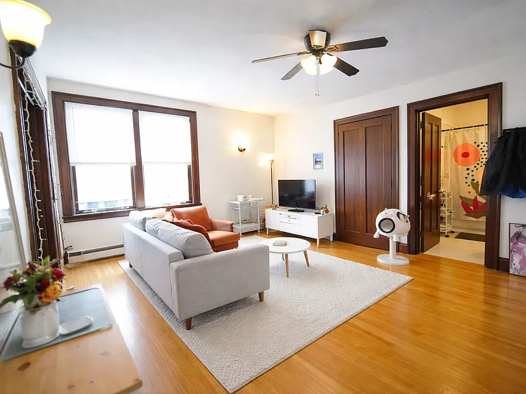 1908 Hennepin Ave #36 — Photo 1
