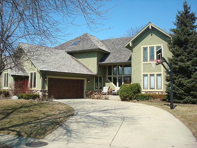 1st image of 1213 Loyola Dr