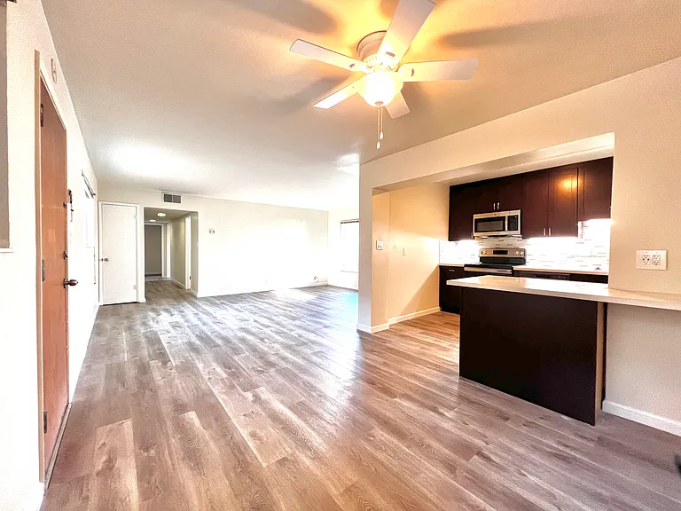 Lee Crest Apartments — Photo 15