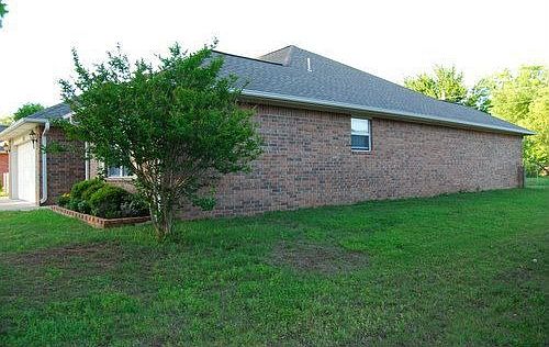 4th image of 203 N Donaldson Dr