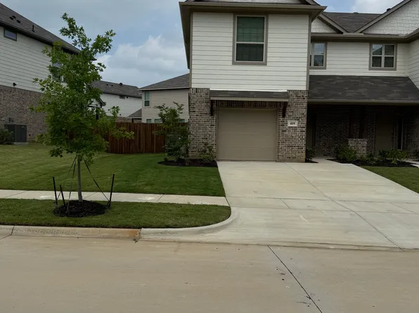 409 Saddle Ln, Denton, TX