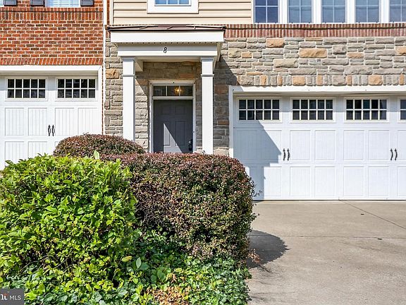 2nd image of 8 Indiana Cir
