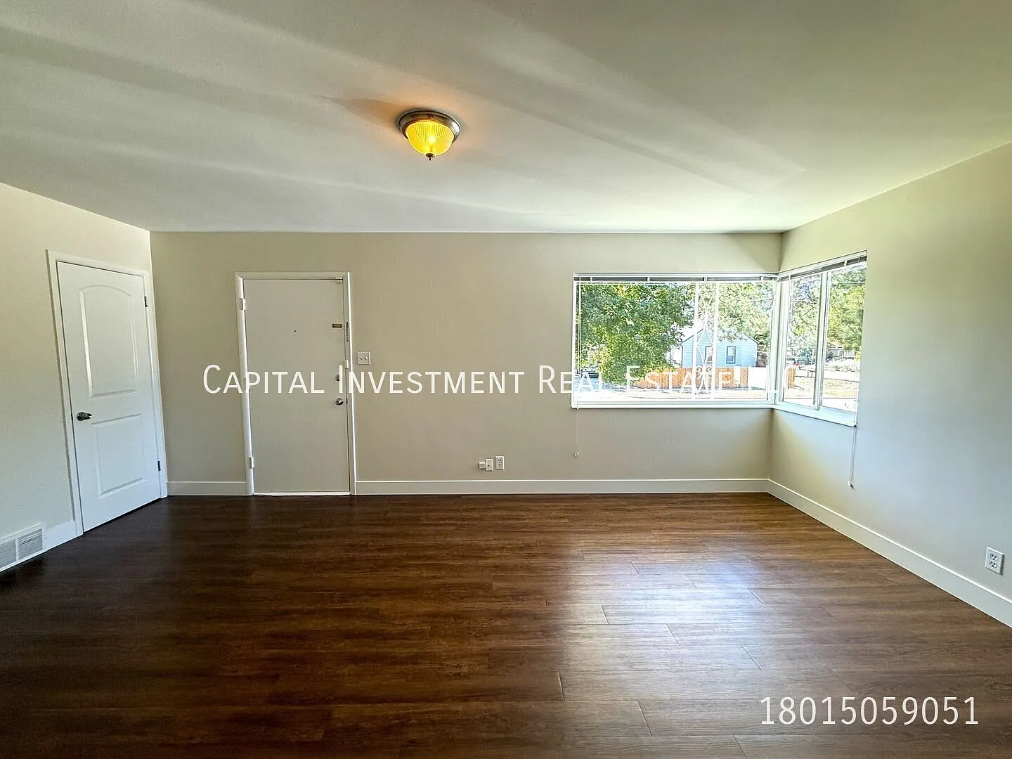 Gorgeous Updated Unit Available Now! - New Flooring Throughout And Paint — Photo 4