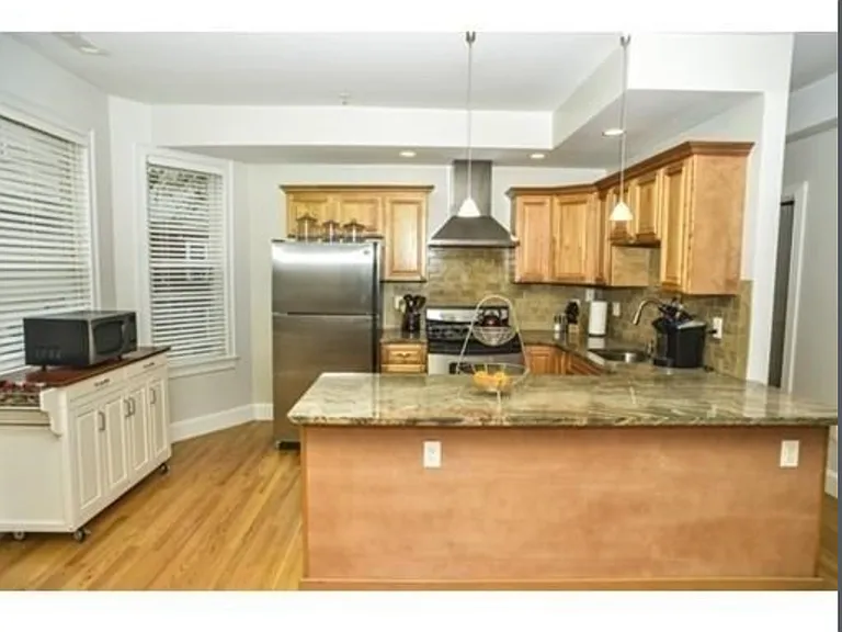 25 Aldrich St #B — Photo 2