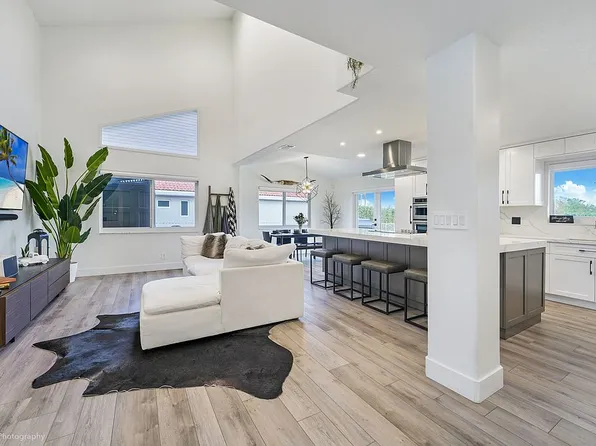 20125 NW 10th St, Pembroke Pines, FL 33029