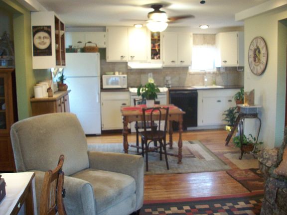Kitchen/dining area