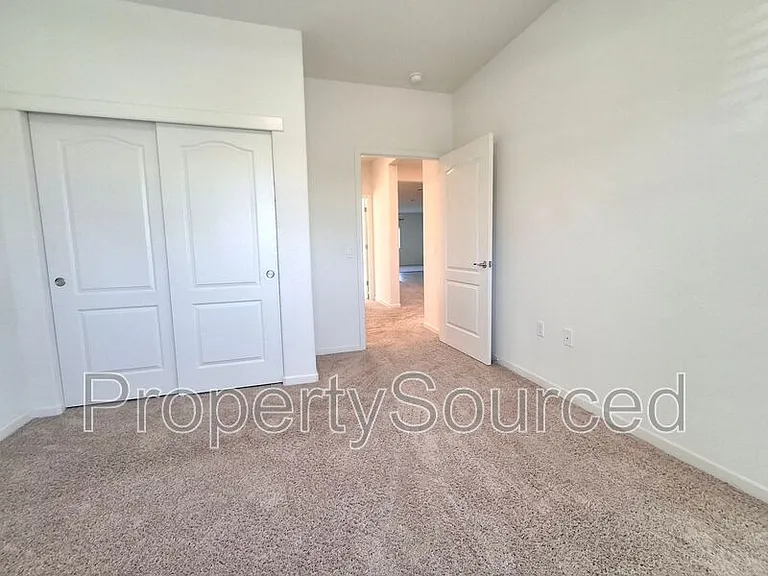 2687 Taft Ave — Photo 11