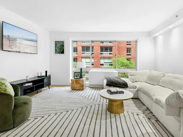 555 West 23rd Street image 1 of 7
