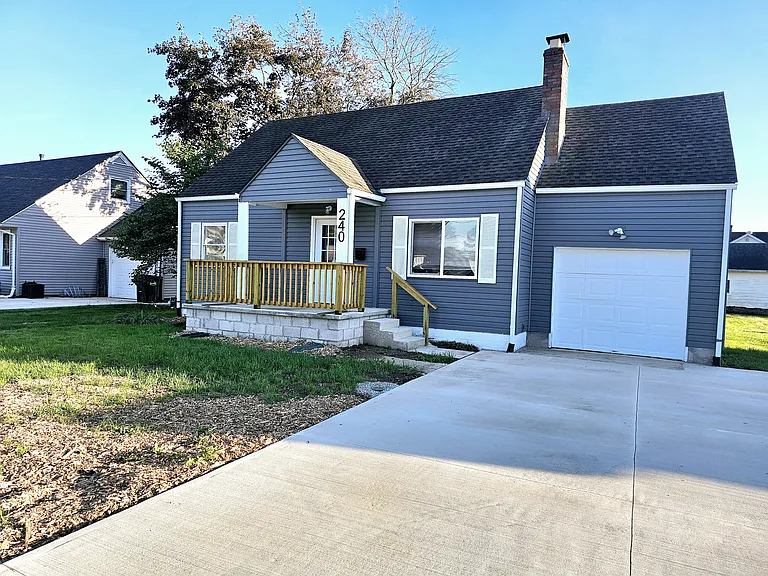 240 Adamson St — Photo 21