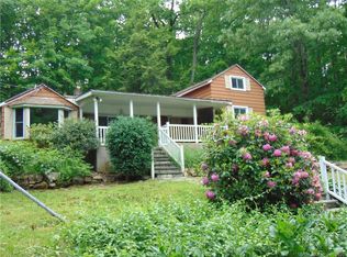 17 Overlook Rd, East Hampton, CT 06424