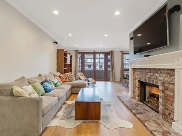 310 Tahiti Way, Marina Del Rey, CA