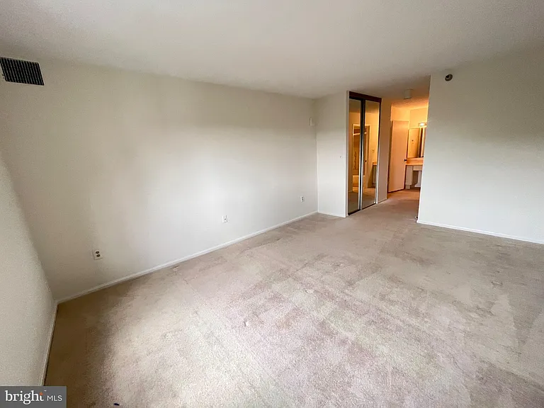 15100 Interlachen Dr #815 — Photo 10