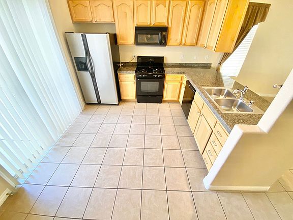 4th image of 7537 Alexander Hills St