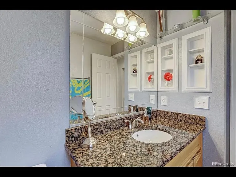 12663 Elm St — Photo 11