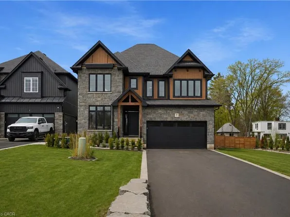 7 Bartlett Ave, Grimsby, ON L3M 5N7