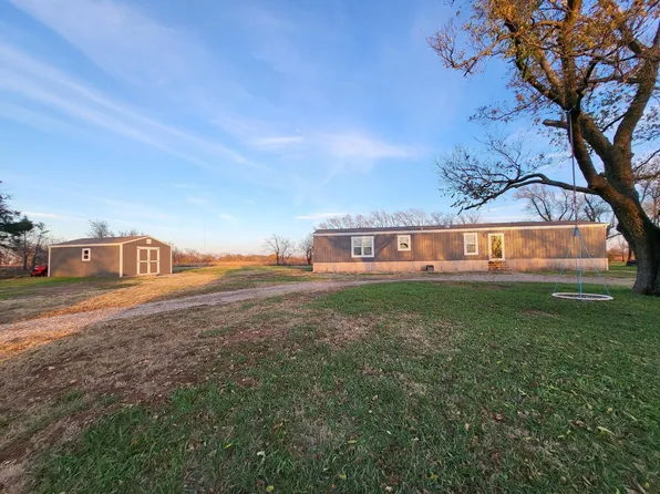 10102 91st Rd, Winfield, KS 67156
