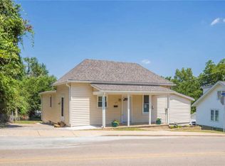 621 Lee Ave, Festus, MO 63028