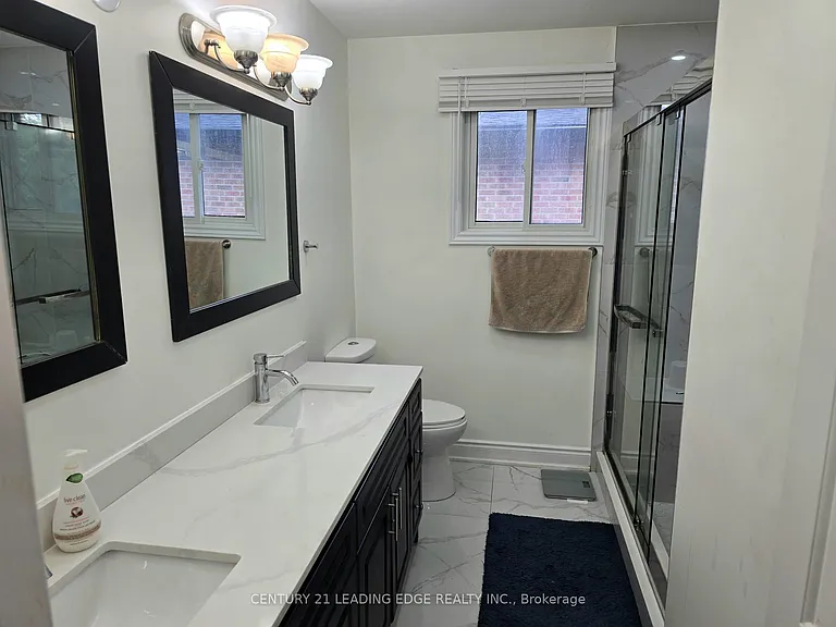 11 Radford Cres #MAIN FLR — Photo 19