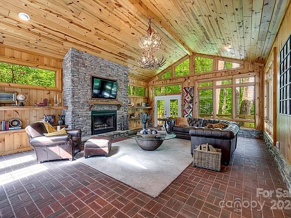 4th image of 87 Old Cabin Cv