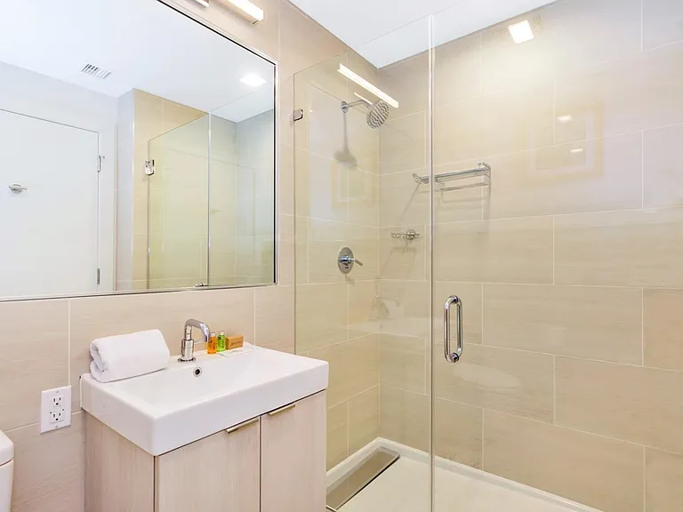 1101 Grand St #404 — Photo 16